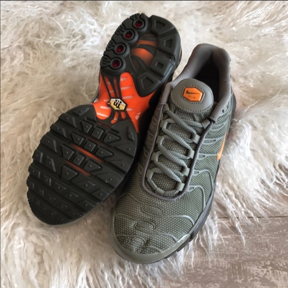 NWT Nike Air Max Plus Special Edition - Picture 7 of 7